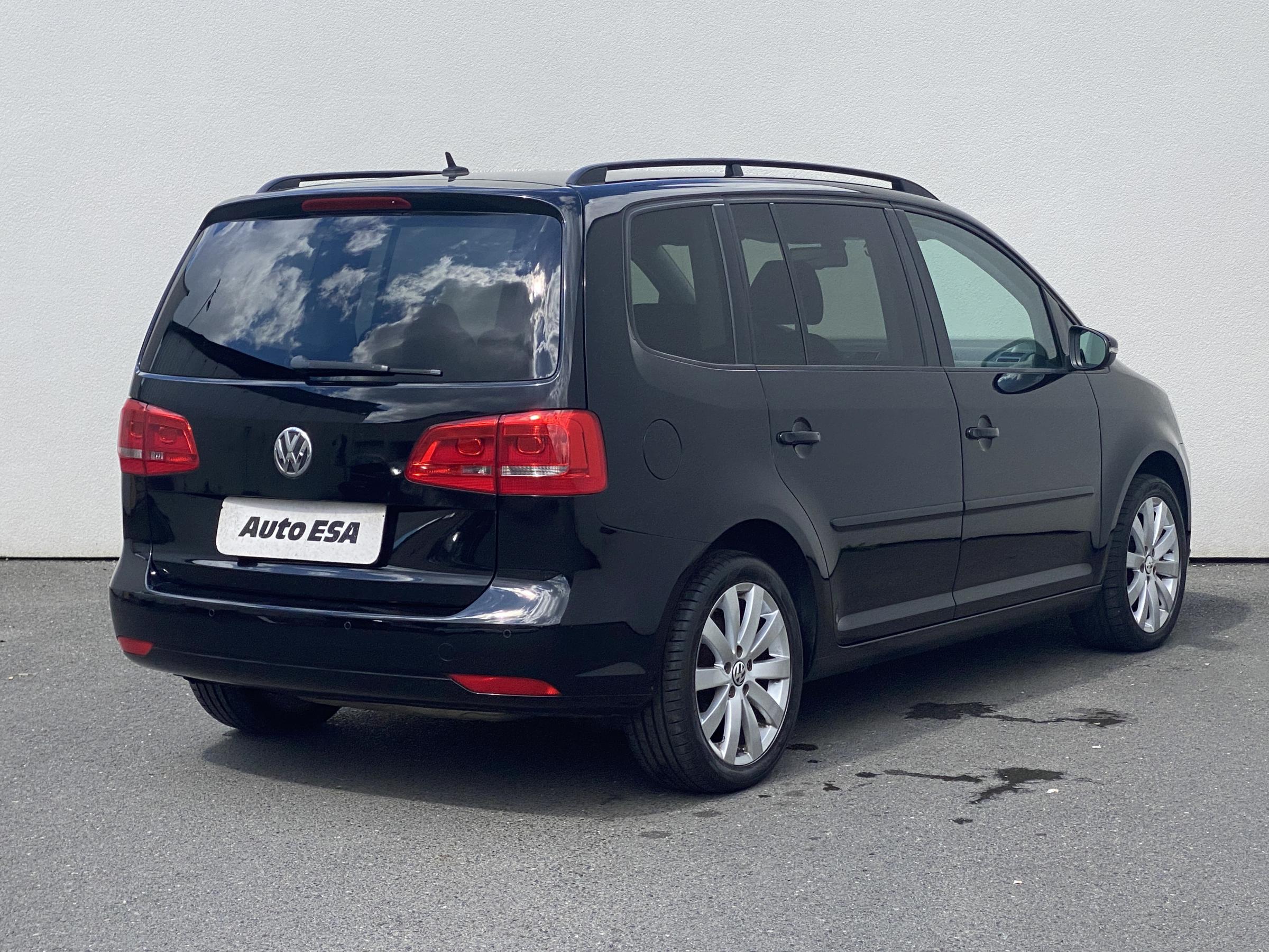 Volkswagen Touran, 2011 - pohled č. 4