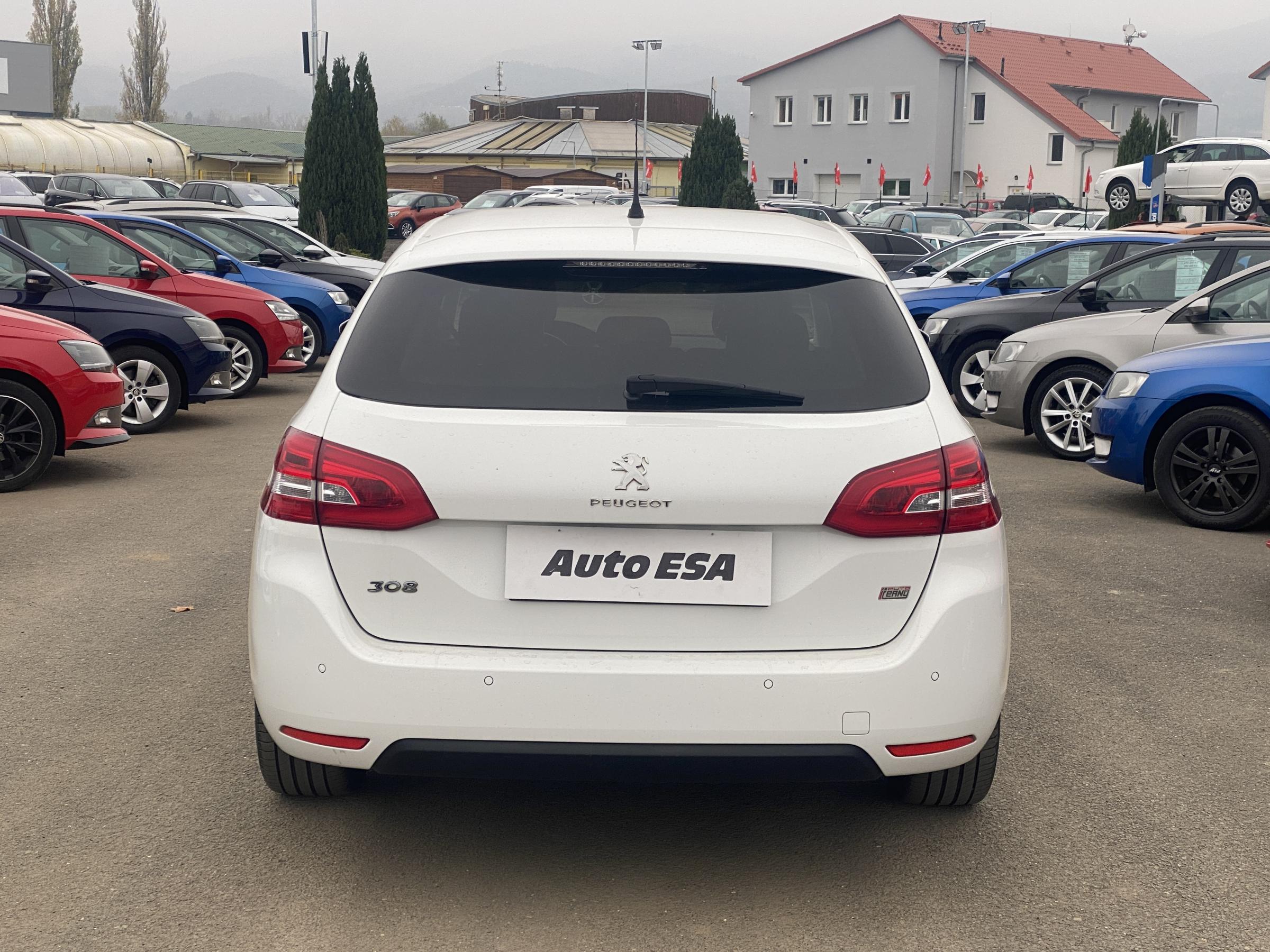 Peugeot 308, 2019 - pohled č. 5