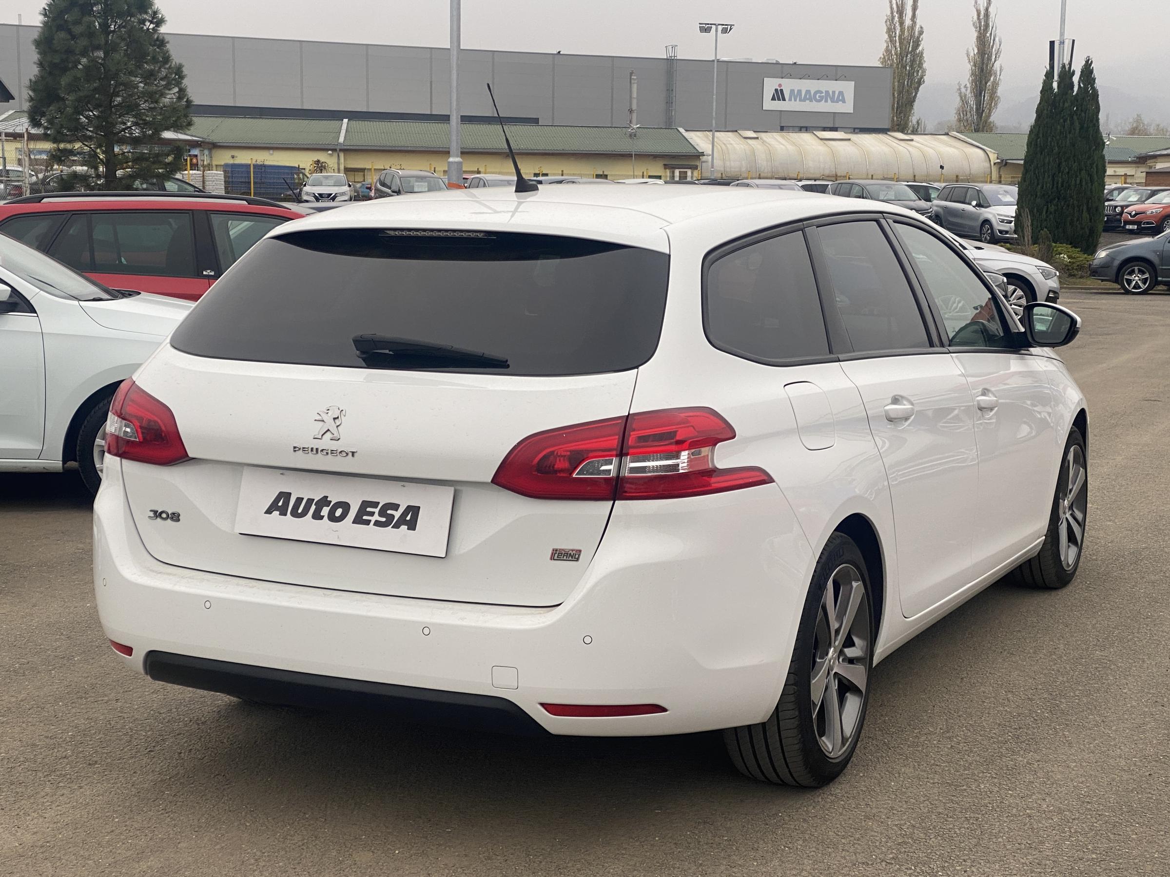 Peugeot 308, 2019 - pohled č. 6