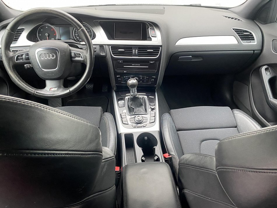 Audi A4 2.0 TDi S-line