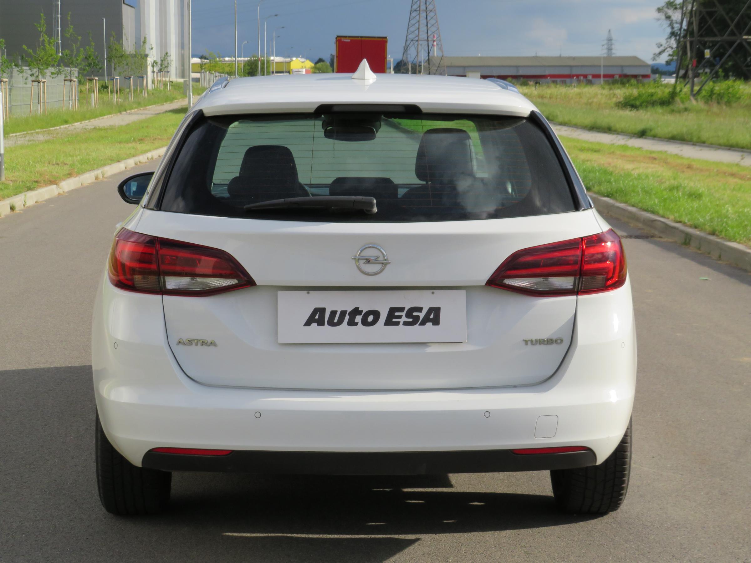 Opel Astra, 2018 - pohled č. 6