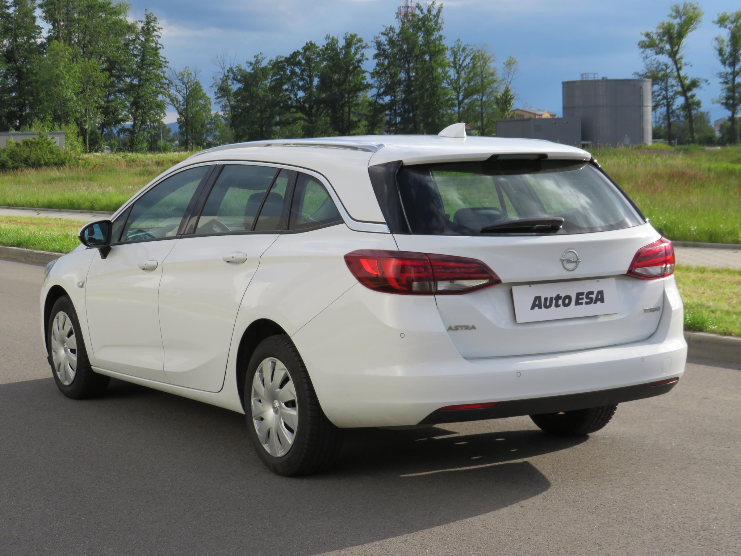 Opel Astra, 2018 - pohled č. 7