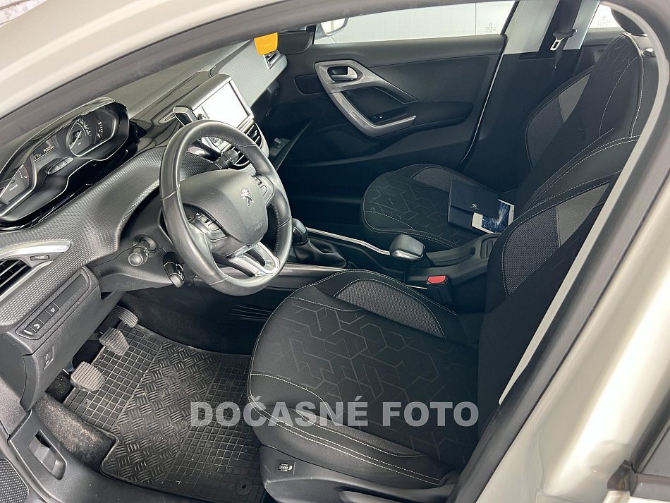 Peugeot 2008 1.2PT 