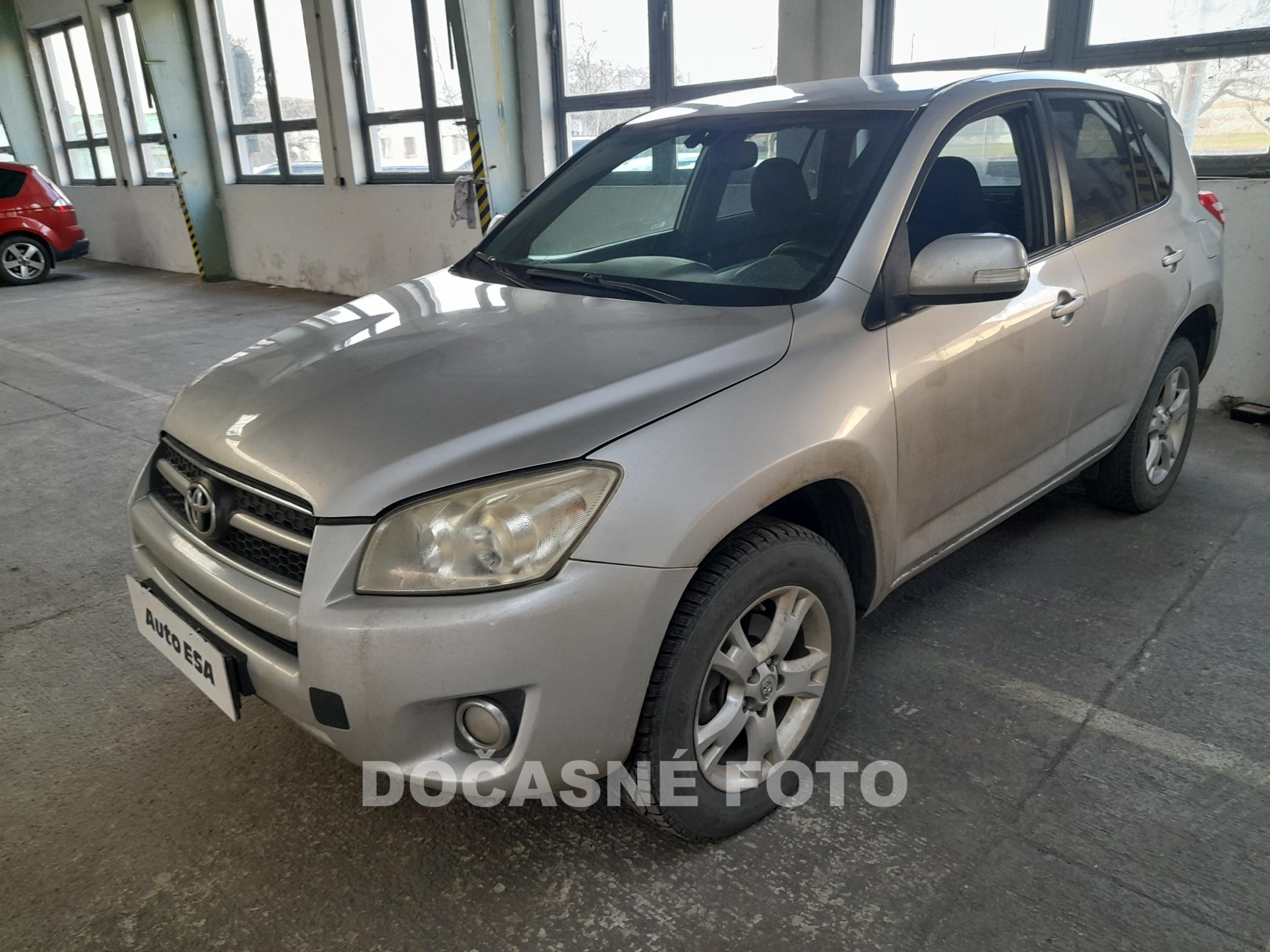 Toyota RAV4, 2009