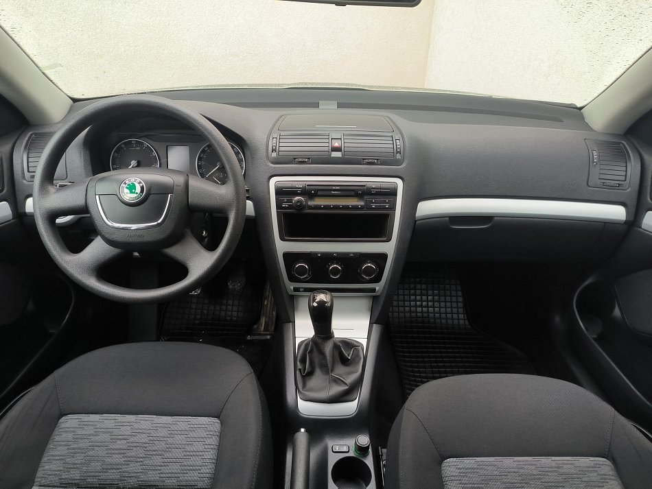 Škoda Octavia II 1.6 MPI Ambiente