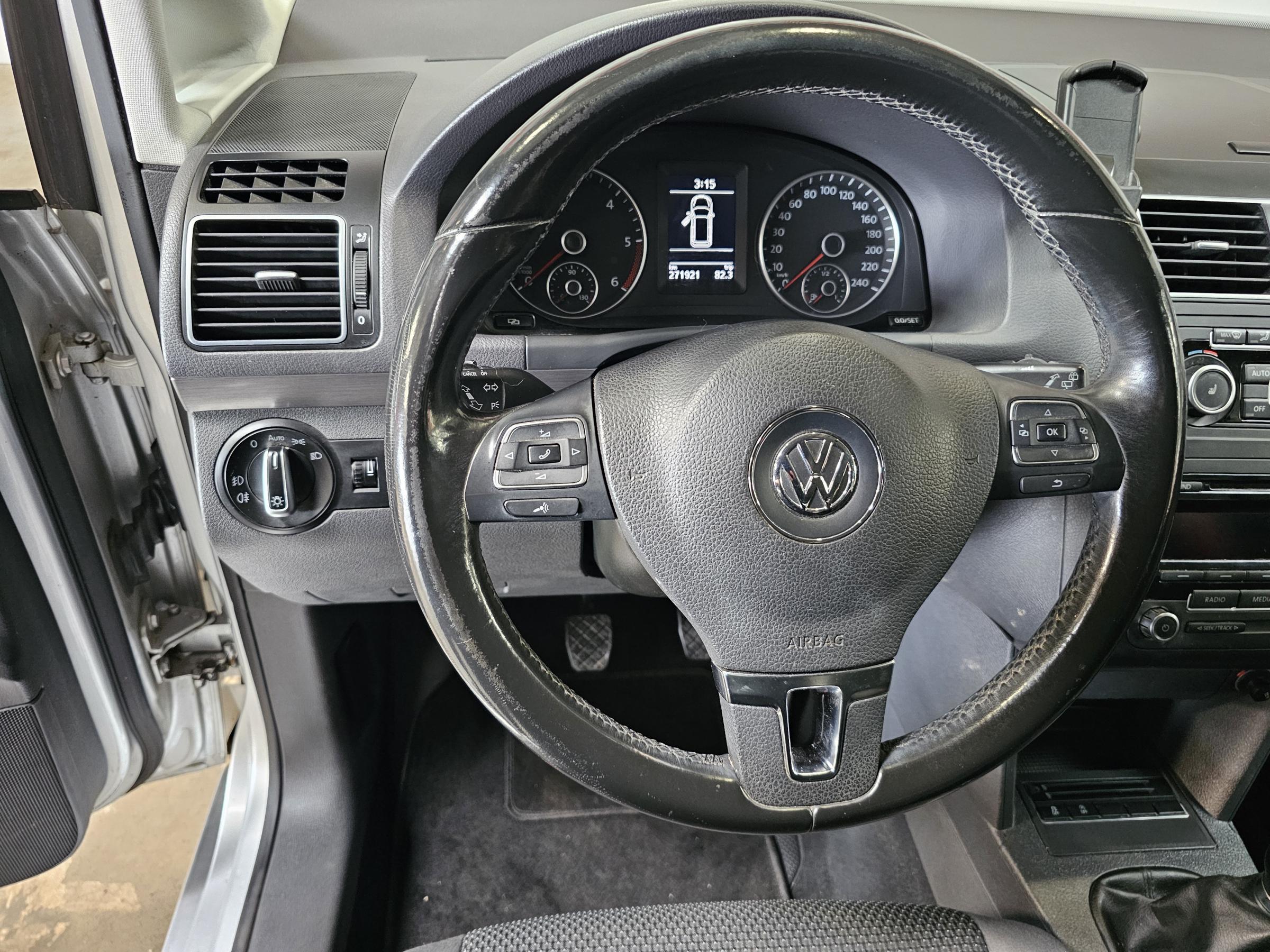 Volkswagen Touran, 2011 - pohled č. 16