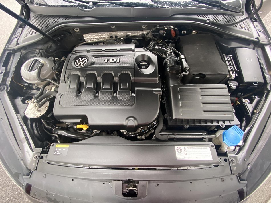 Volkswagen Golf 1.6TDi Lounge VII