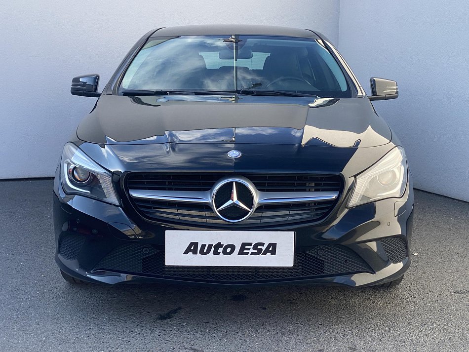 Mercedes-Benz CLA 1.6 i  180