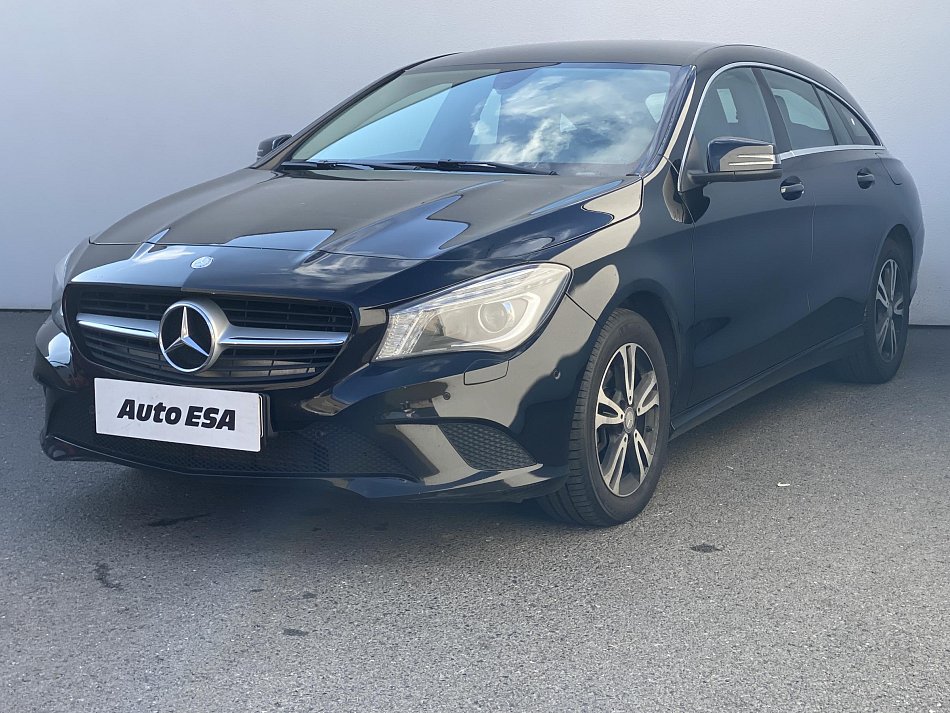 Mercedes-Benz CLA 1.6 i  180