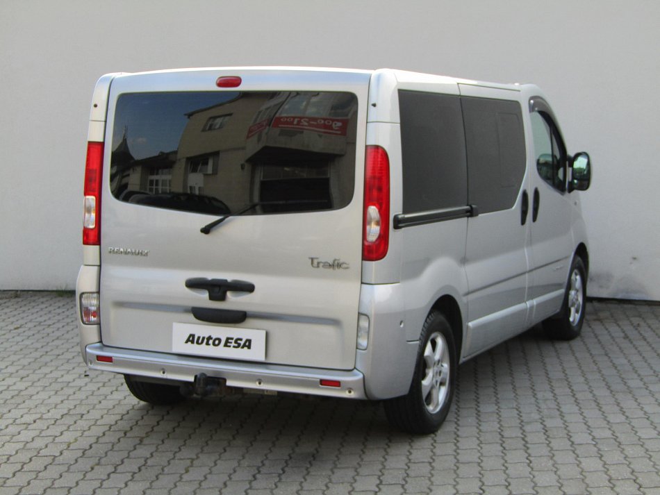 Renault Trafic 2.0dCi Passenger 8míst