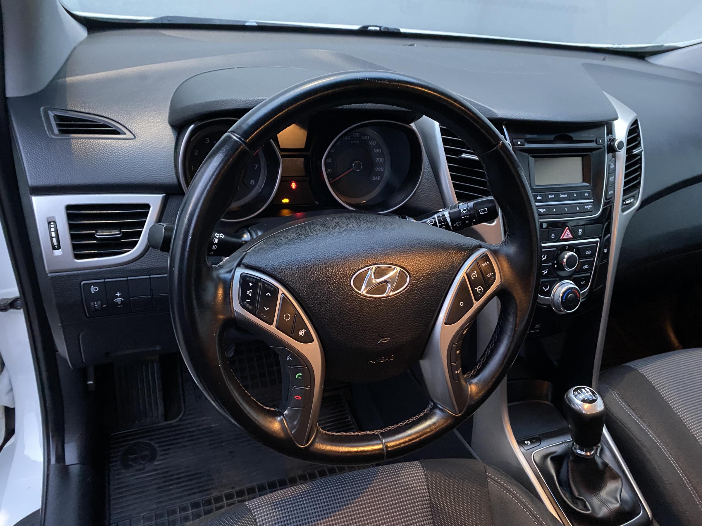 Hyundai i30, 2015 - pohled č. 14