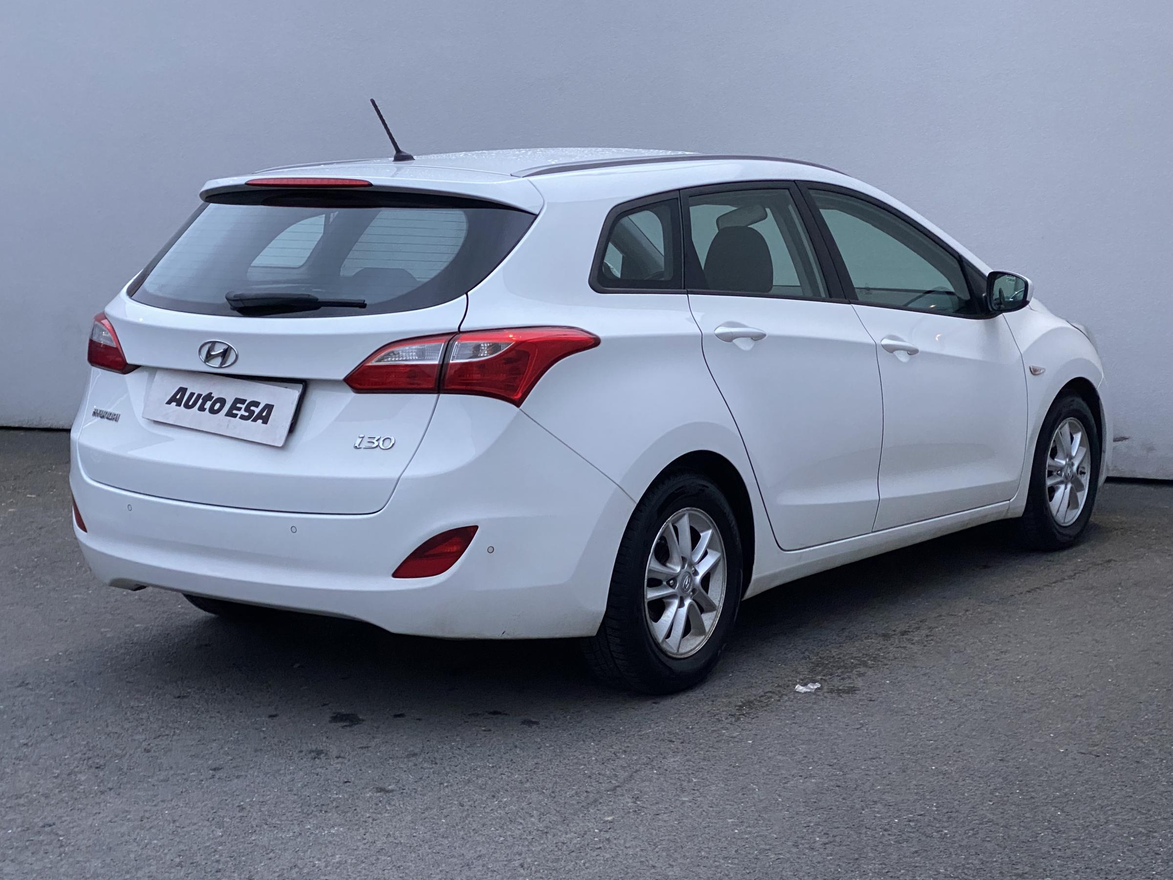 Hyundai i30, 2015 - pohled č. 4