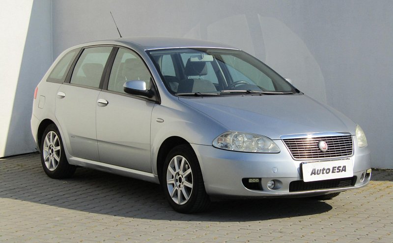 Fiat Croma 2.2i 