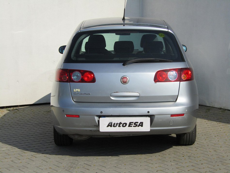 Fiat Croma 2.2i 