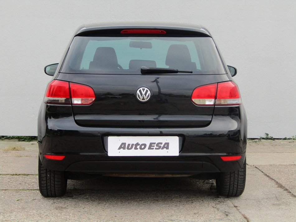 Volkswagen Golf 1.6MPI 