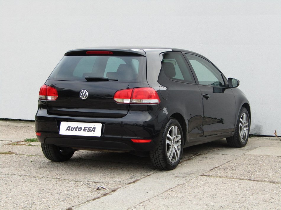 Volkswagen Golf 1.6MPI 