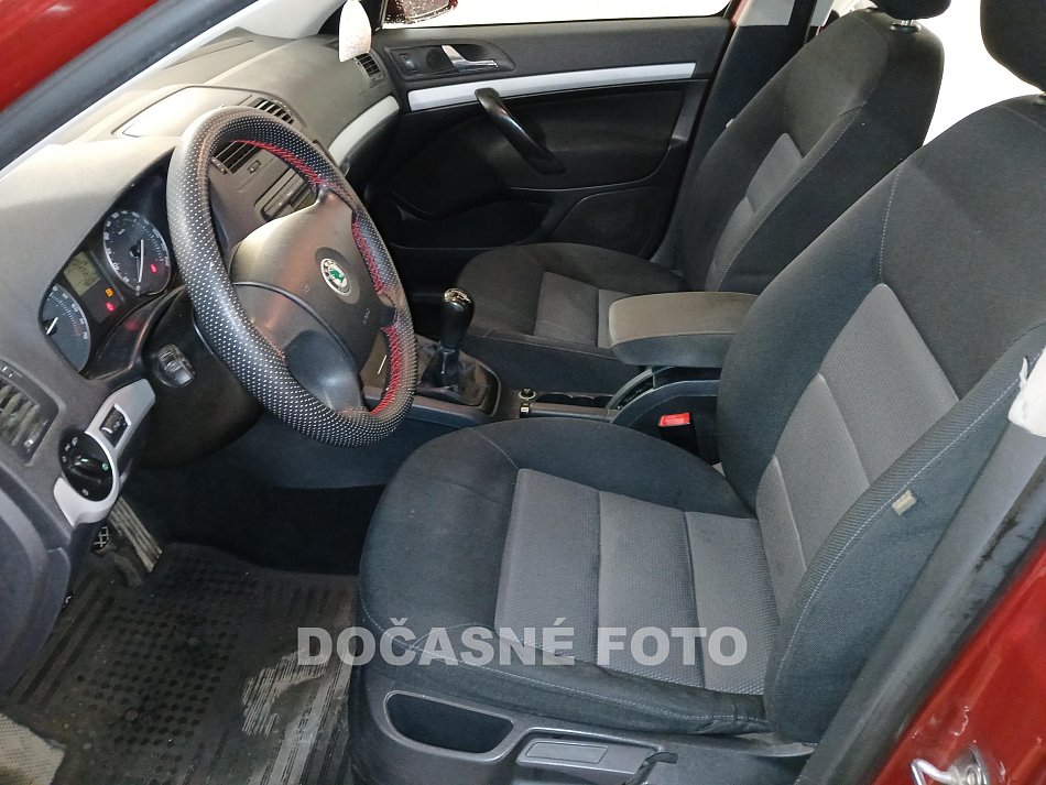 Škoda Octavia II 1.6 MPi Ambiente