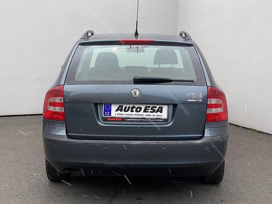 Škoda Octavia II 1.6 MPi Ambiente