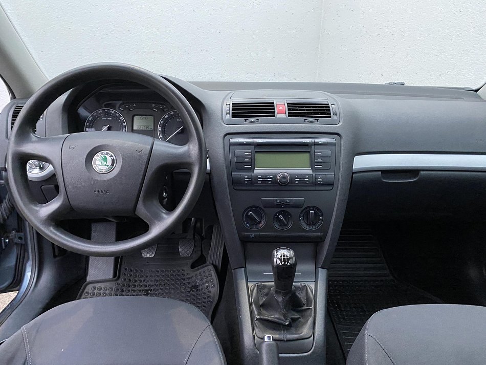 Škoda Octavia II 1.6 MPi Ambiente