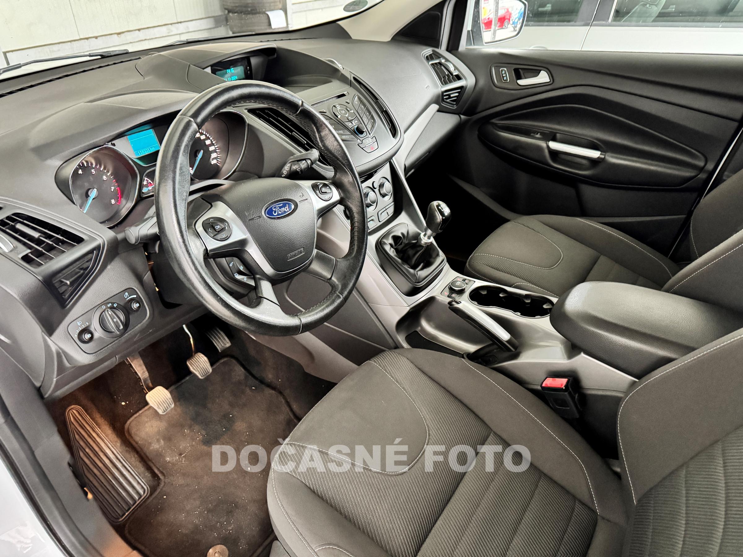 Ford Kuga, 2015 - pohled č. 3