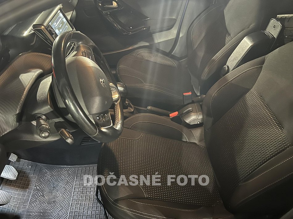 Peugeot 208 1.6 HDi 