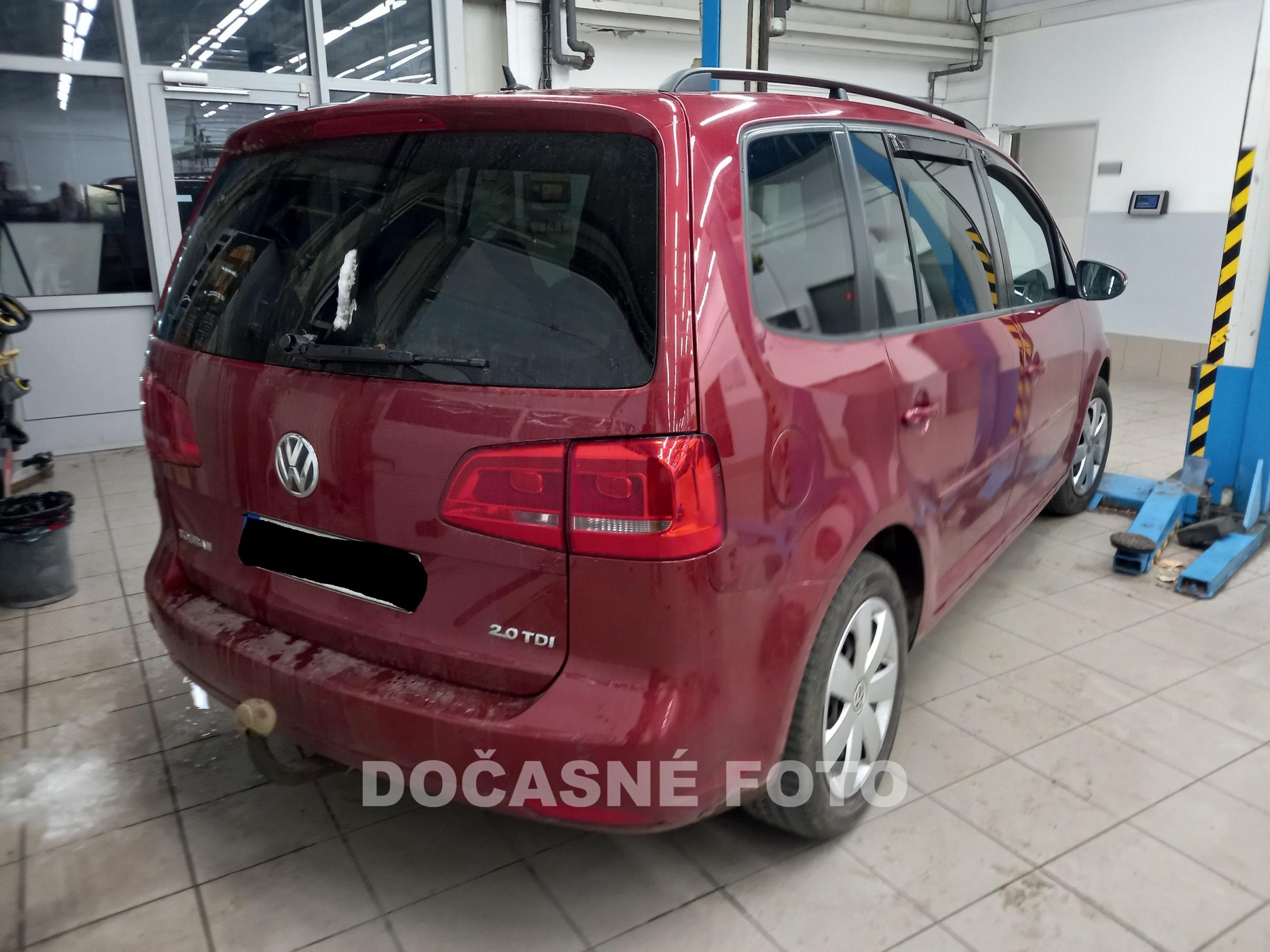 Volkswagen Touran, 2011 - pohled č. 2