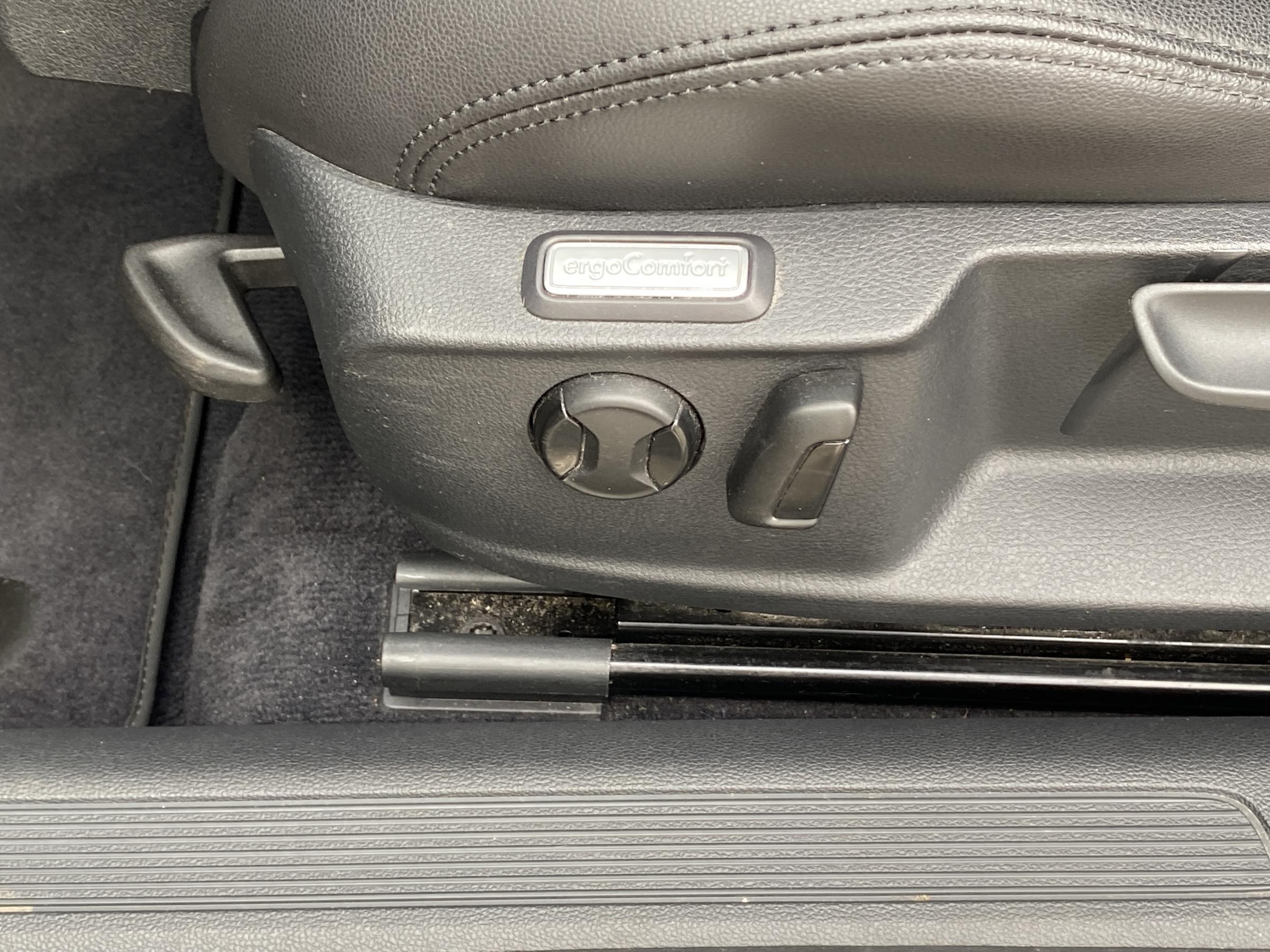 Volkswagen Passat, 2018 - pohled č. 14