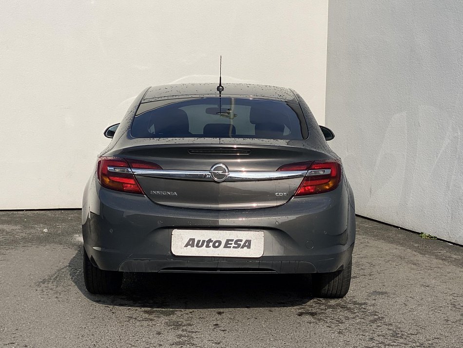 Opel Insignia 1.6 CDTi 