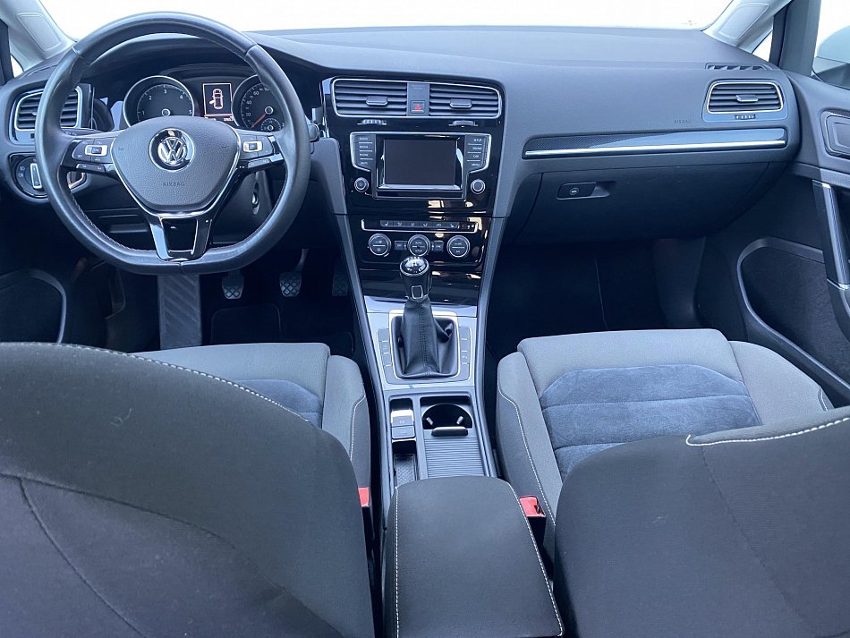 Volkswagen Golf 1.6 TDi 