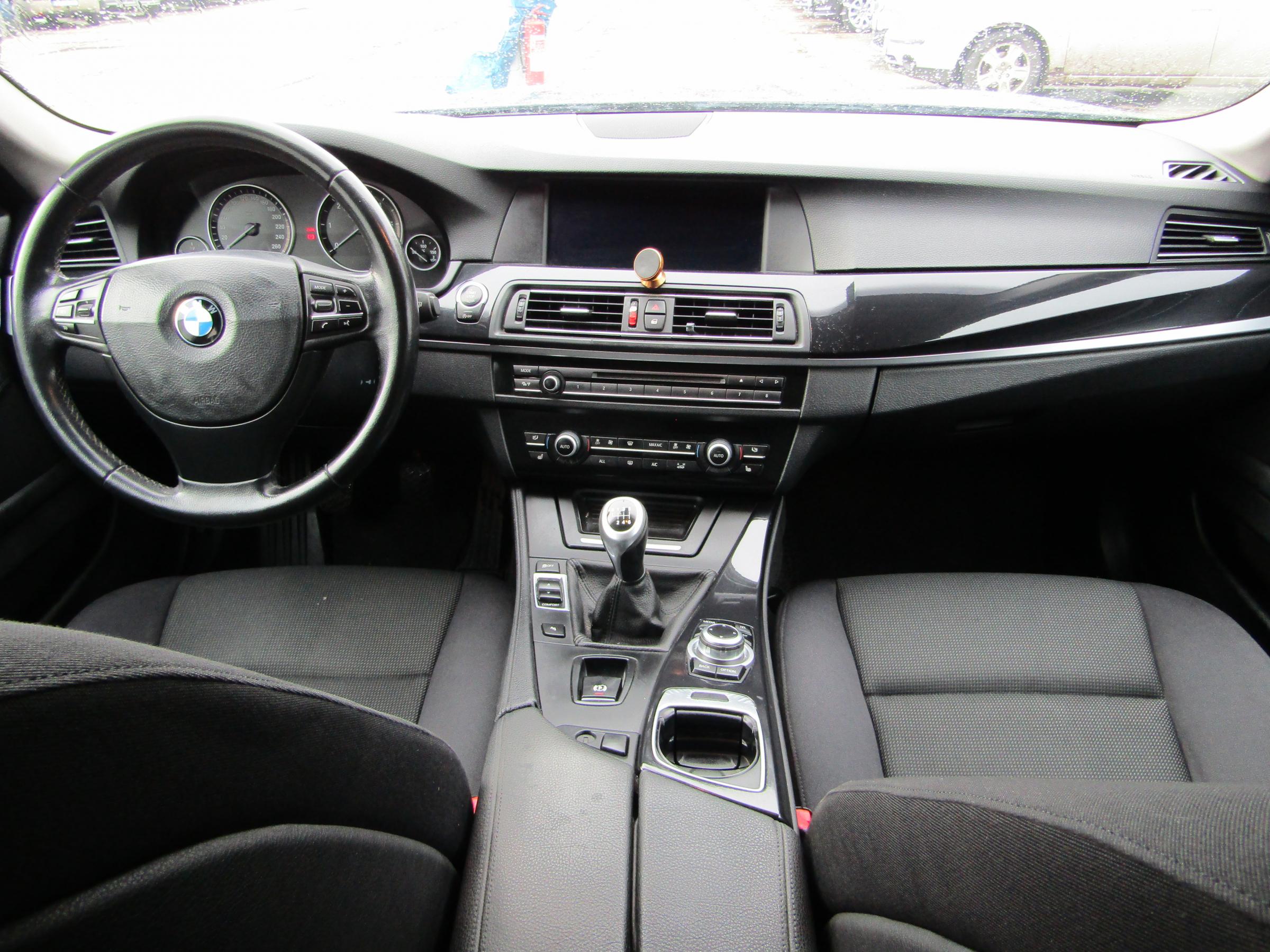 BMW Řada 5, 2012 - pohled č. 11