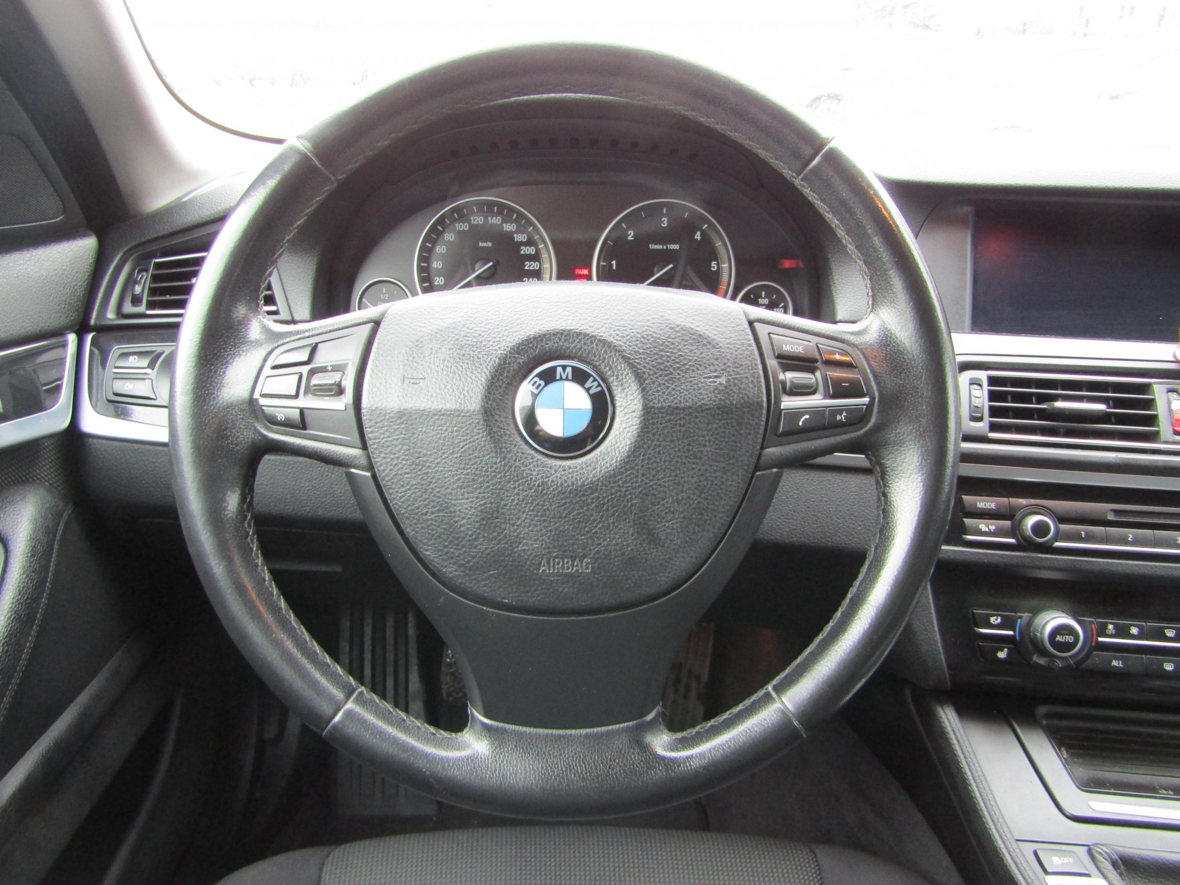 BMW Řada 5, 2012 - pohled č. 12