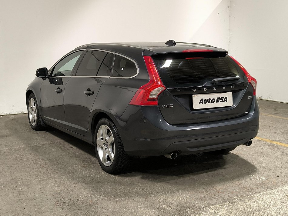 Volvo V60 2.4D 