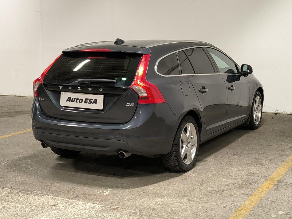 Volvo V60 2.4D 