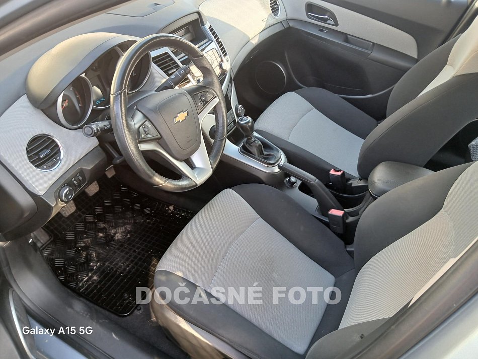 Chevrolet Cruze 1.6i 