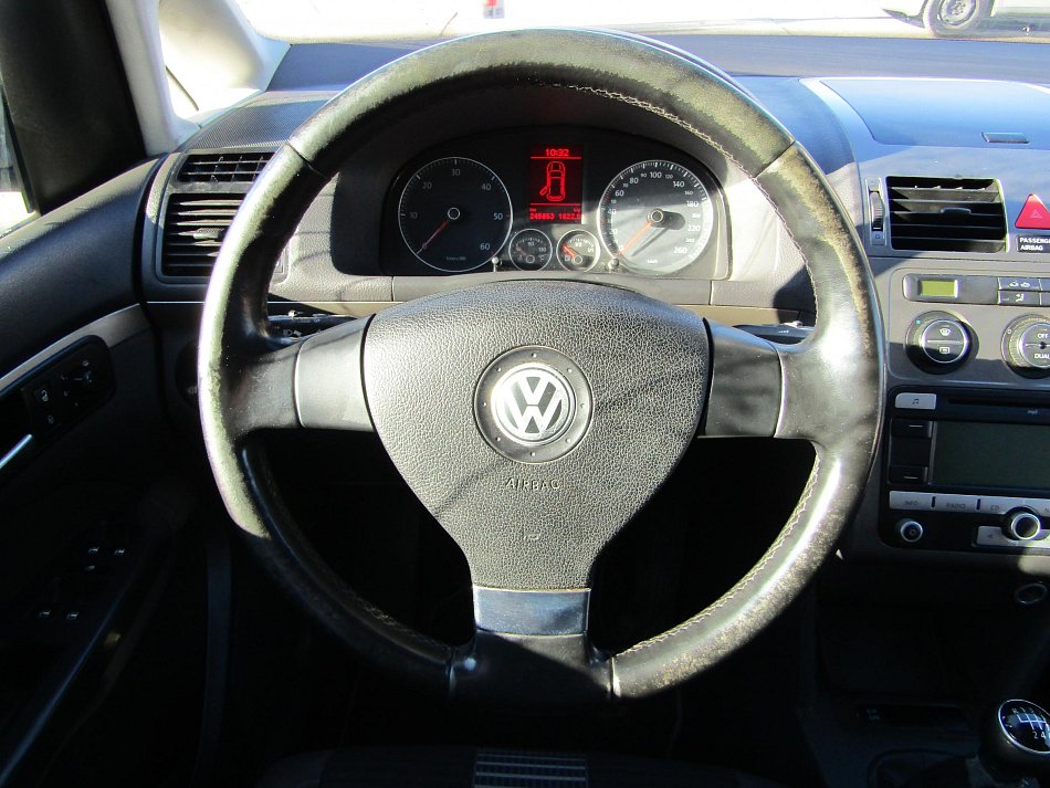 Volkswagen Touran 2.0 TDi 