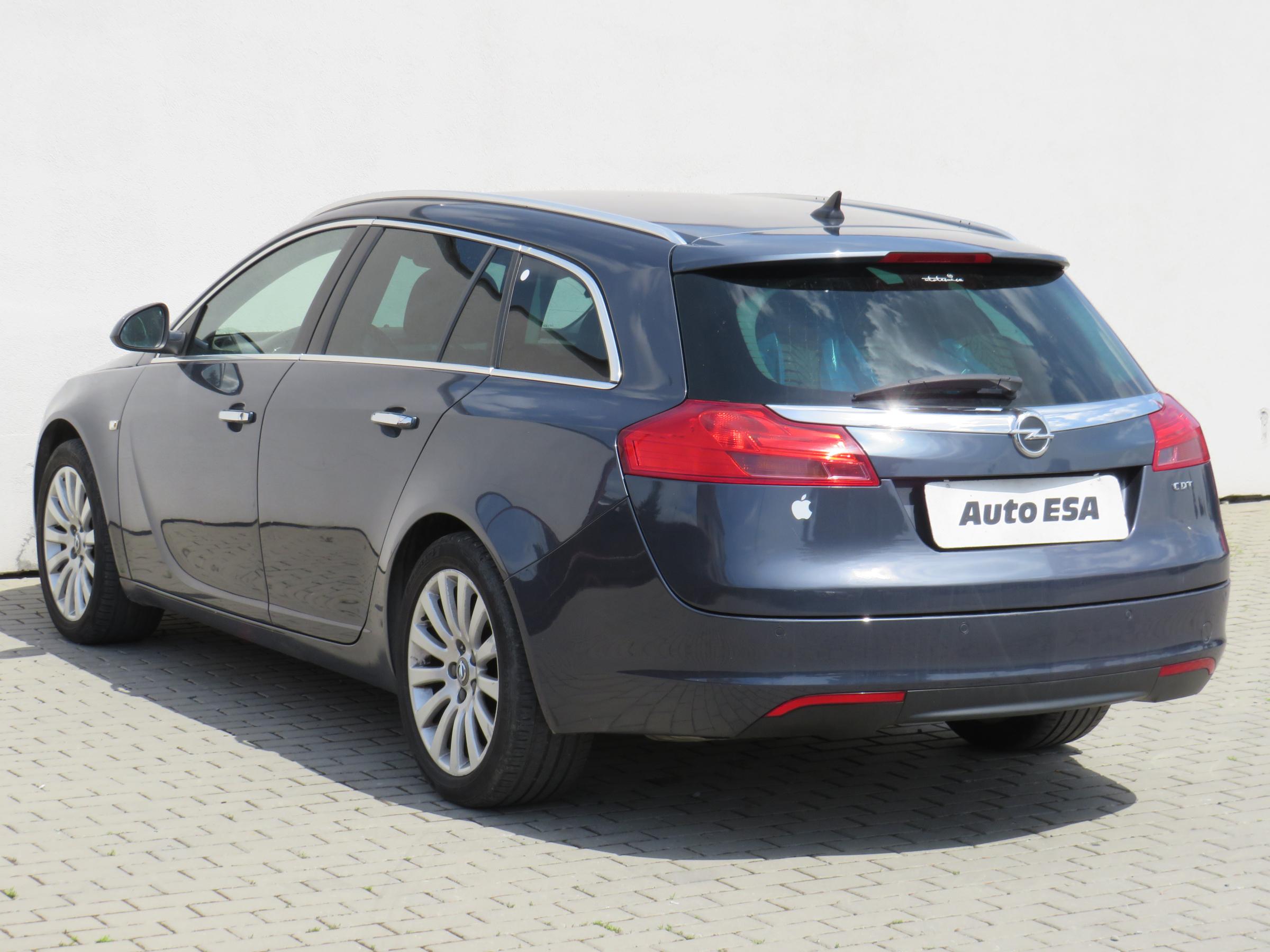 Opel Insignia, 2011 - pohled č. 6