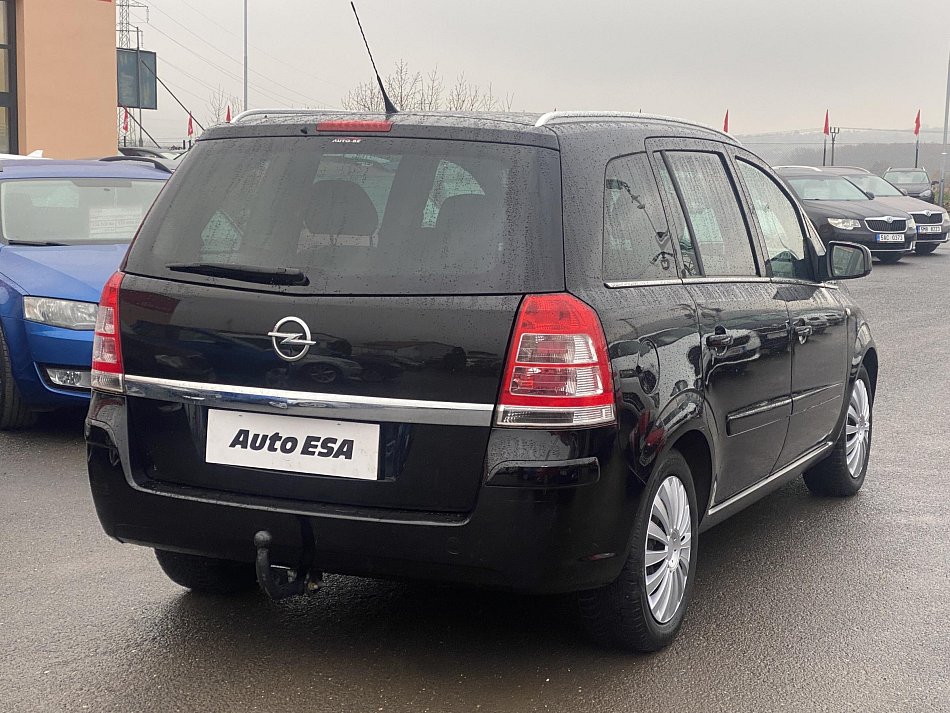 Opel Zafira 1.8i  7Míst