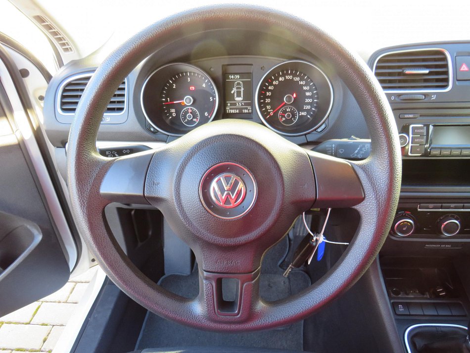 Volkswagen Golf 1.6 TDi 