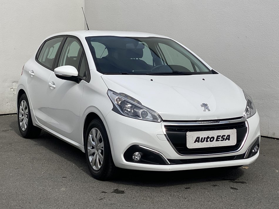 Peugeot 208 1.2i 