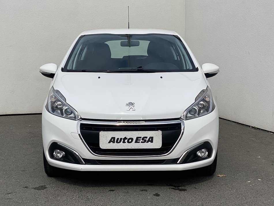 Peugeot 208 1.2i 