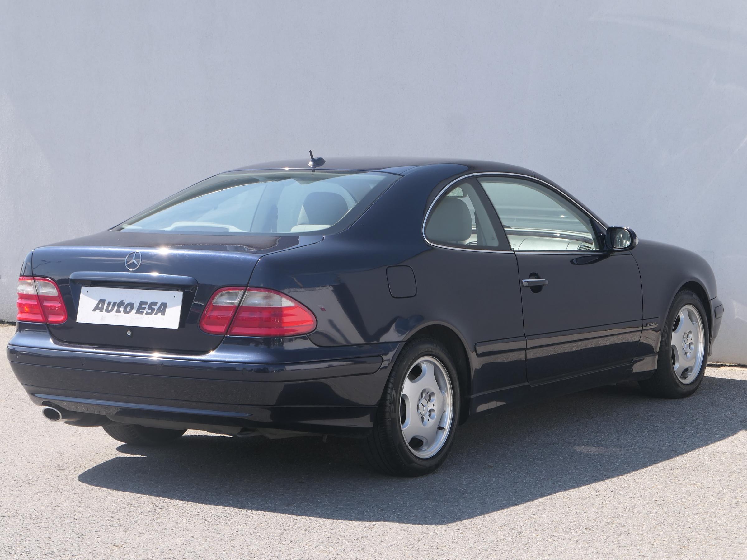 Mercedes-Benz CLK, 2001 - pohled č. 4