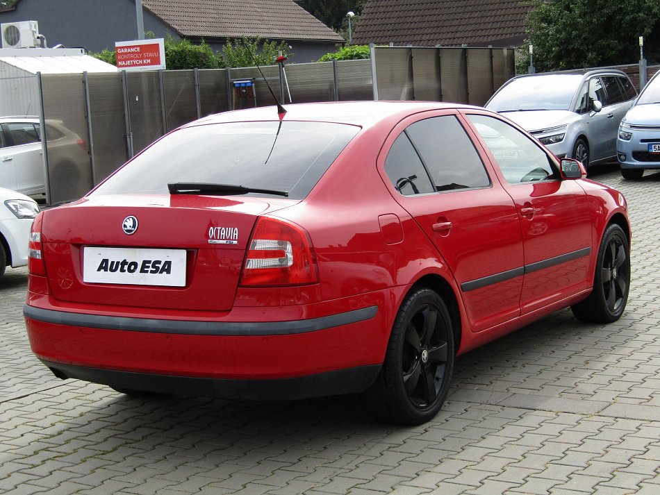 Škoda Octavia II 1.6 FSi Ambition