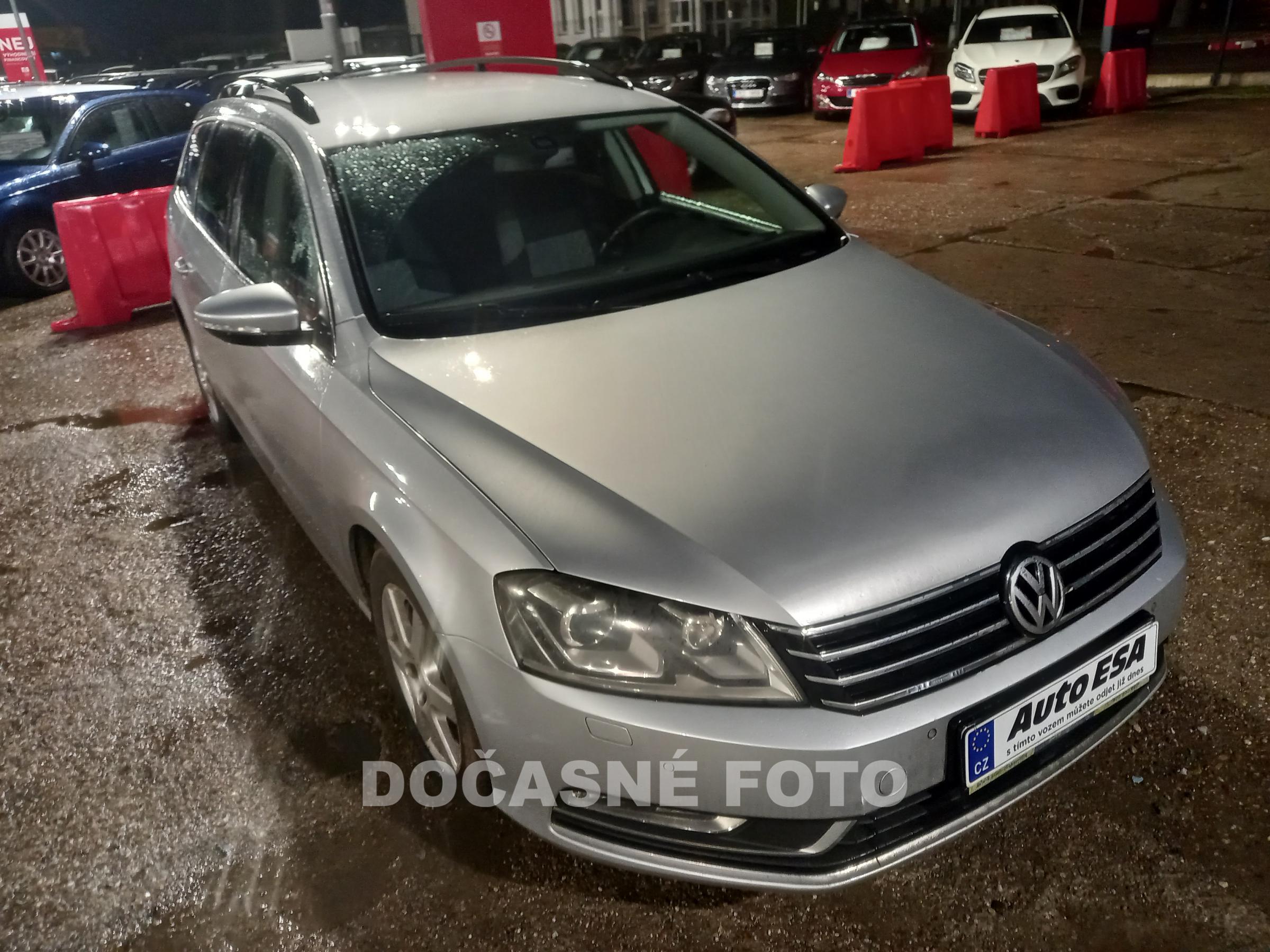 Volkswagen Passat, 2011