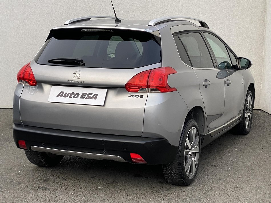 Peugeot 2008 1.2 PT Crossway