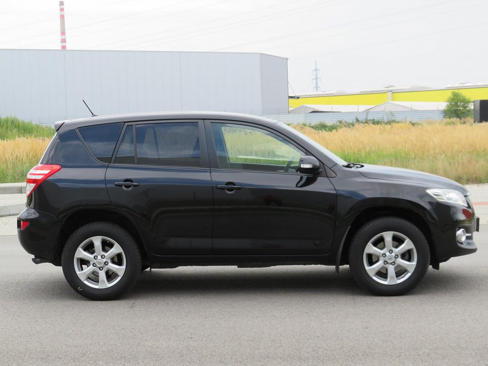 Toyota RAV4 2.2D 