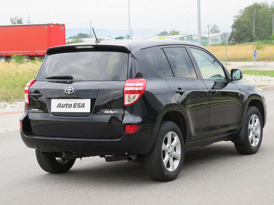 Toyota RAV4 2.2D 