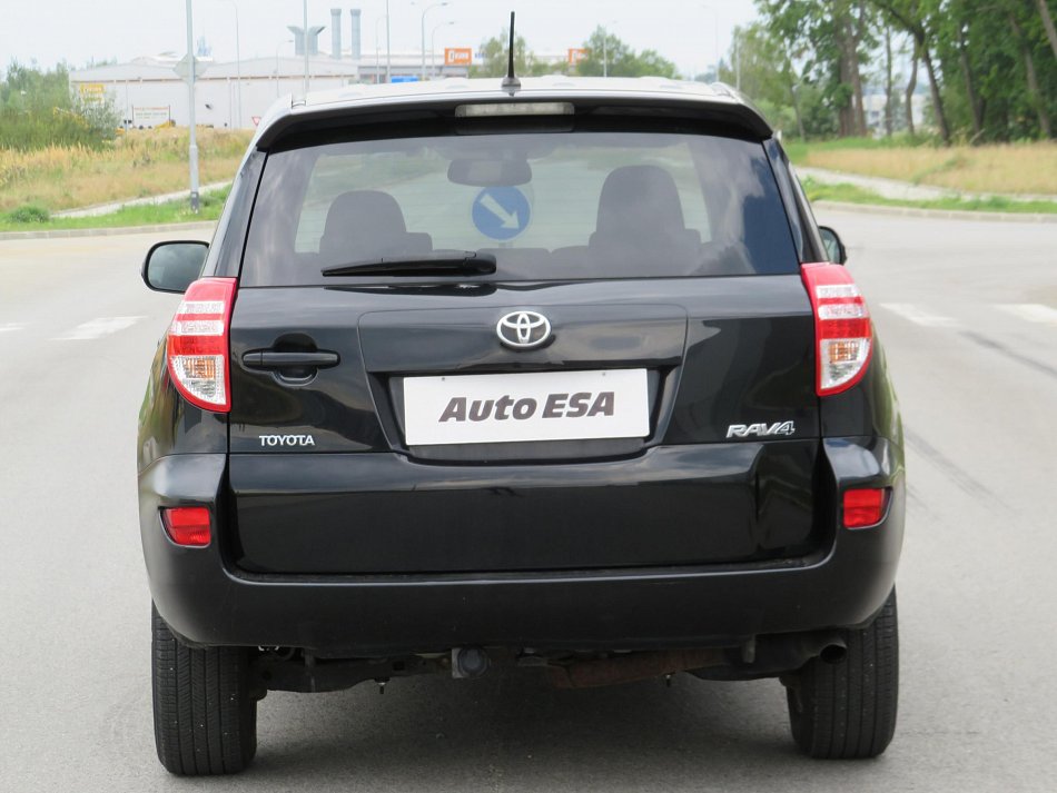 Toyota RAV4 2.2D 