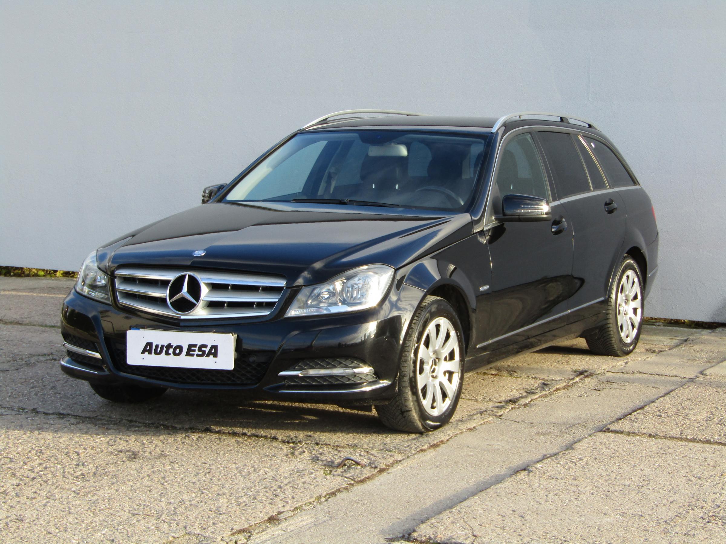 Mercedes-Benz Třída C, 2012 - pohled č. 3