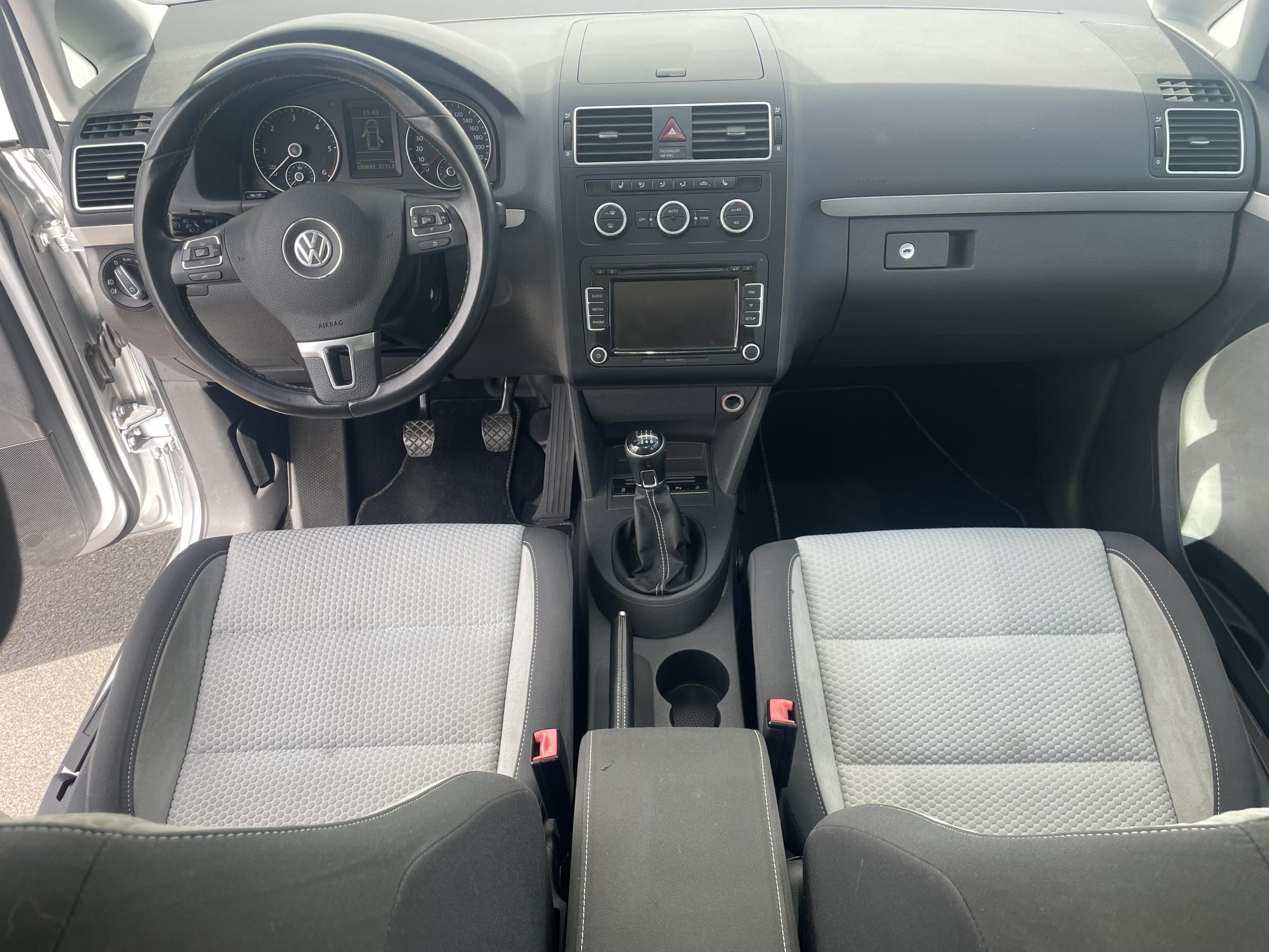 Volkswagen Touran, 2014 - pohled č. 13