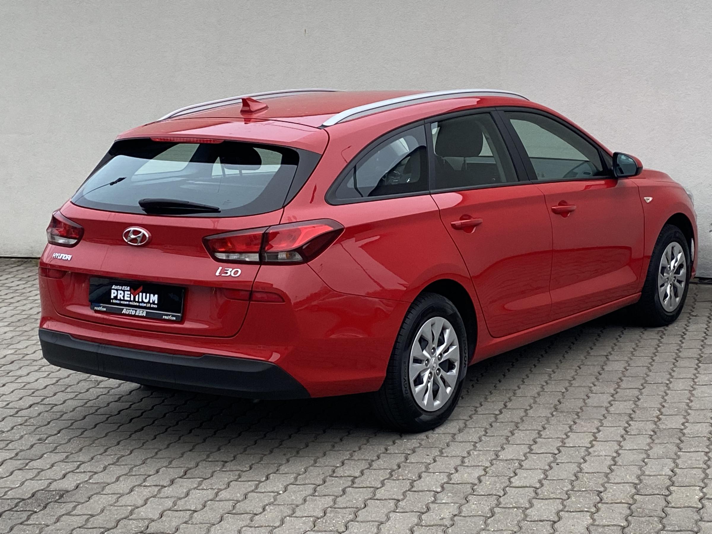 Hyundai i30, 2020 - pohled č. 4